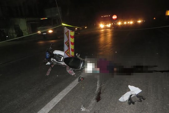 Chạy xe máy tốc độ cao tự gây tai nạn, hai người thương vong