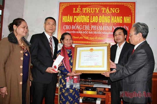 Truy tặng Huân chương Lao động hạng Nhì cho đồng chí Phạm Đình Nguyên