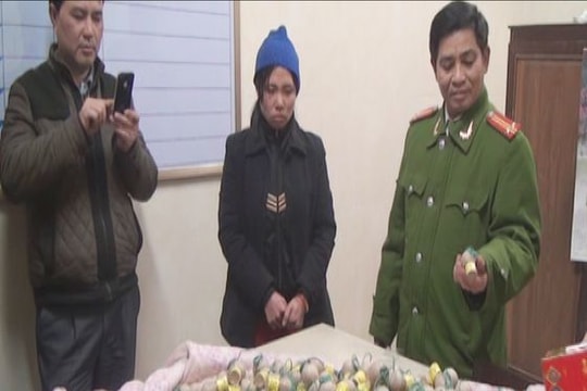 CA phường Hưng Phúc: Bắt 2 đối tượng buôn bán, tàng trữ pháo nổ