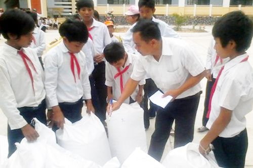 Phân bổ gạo hỗ trợ học sinh vùng khó khăn trên địa bàn Nghệ An