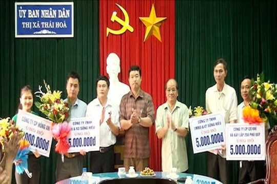 Thái Hòa: Các doanh nghiệp ủng hộ để trồng cây xanh