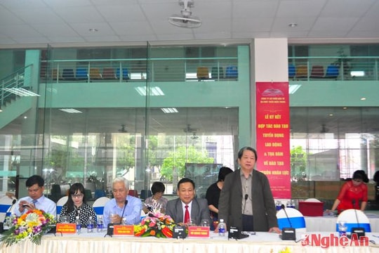 Tọa đàm, ký kết hợp tác đào tạo, tuyển dụng nguồn nhân lực