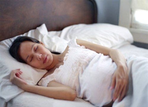 Những tư thế ngủ khi mang bầu tốt cho thai nhi