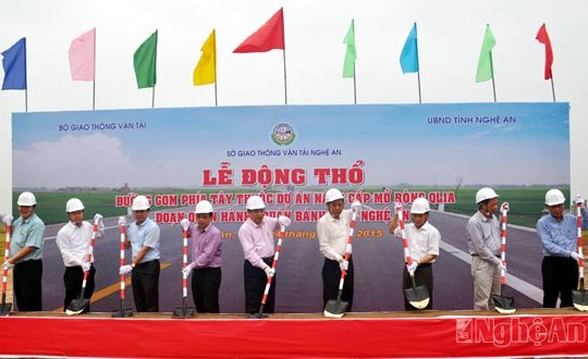 Khởi công tuyến đường gom phía Tây thành phố Vinh