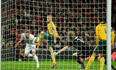 Anh 4-0 Lithuania: Rooney lại ghi bàn, Harry Kane bừng sáng trận ra mắt