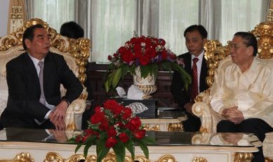 Đồng chí Lê Hồng Anh dẫn đầu đoàn đại biểu cấp cao thăm Lào