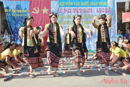 Náo nức Lễ hội Môn Sơn - Lục Dạ 2015