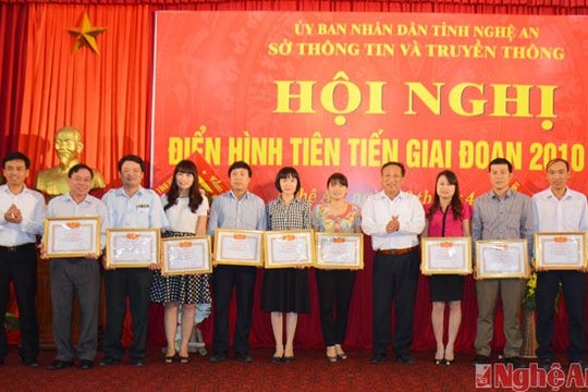 Sở Thông tin - Truyền thông biểu dương điển hình tiên tiến