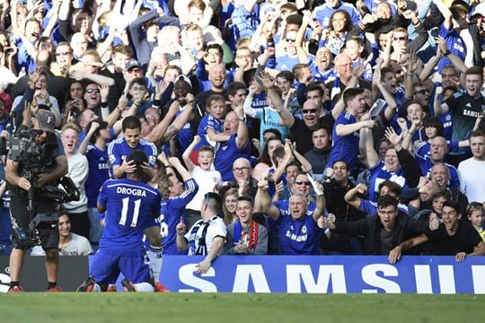 Chelsea 1-0 Man Utd: Xe bus tăng tốc tới ngôi vương