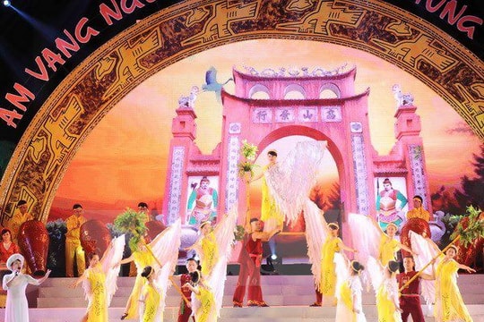 Chương trình nghệ thuật "Âm vang nguồn cội đất Tổ Hùng Vương"