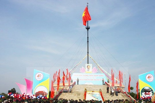 Lễ thượng cờ "Thống nhất non sông"