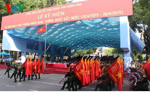 Cả dân tộc Việt Nam đã làm nên chiến thắng 30/4/1975!