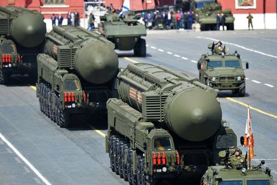 Dàn vũ khí tối tân của Nga được phô diễn trên Quảng Trường Đỏ