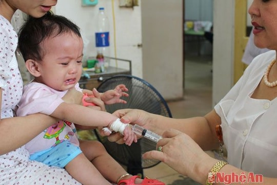 Hơn 900 trẻ nhập viện khám bệnh ngày nắng nóng