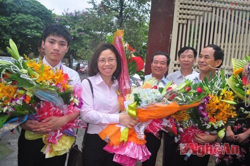 Chúc mừng Nguyễn Ngọc Khánh - Huy chương vàng Olimpic Vật lý Châu Á