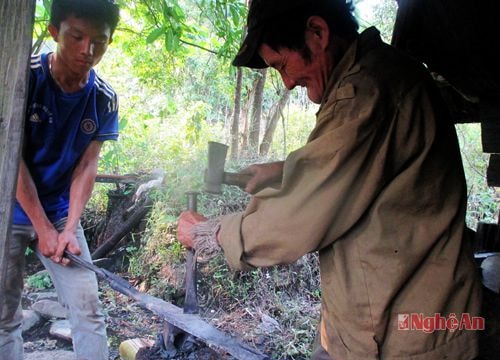 Bài 4: Nghề rèn và chuyện "rèn" nghề