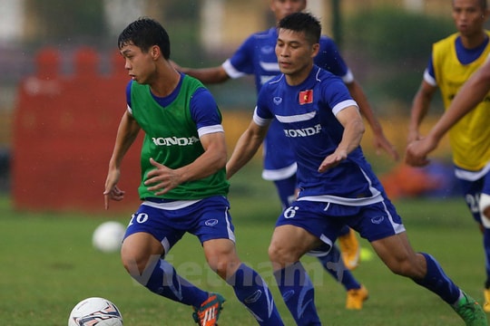 Triều Tiên bế quan, tuyển Việt Nam "cháy" hết mình trong mưa lớn