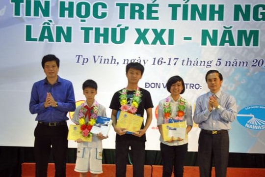 Trao giải Hội thi Tin học trẻ Nghệ An năm 2015