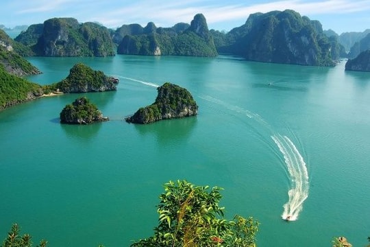 Vịnh Hạ Long xếp thứ 2/15 kỳ quan núi đá vôi đẹp nhất thế giới