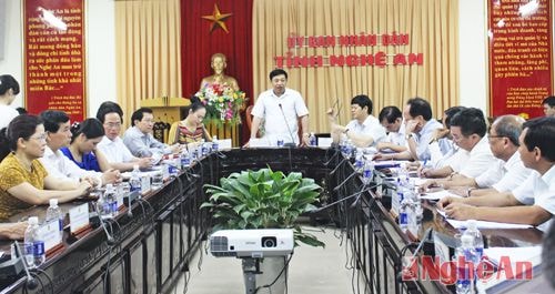 UBND tỉnh họp phiên thường kỳ tháng 5/2015