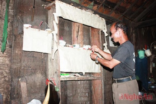 Bài 5: Giấy thờ và chiếc "xử ca"