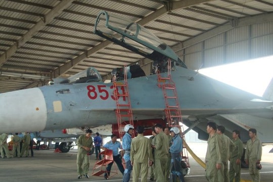 Một ngày với phi công lái Su-30MK2 Việt Nam