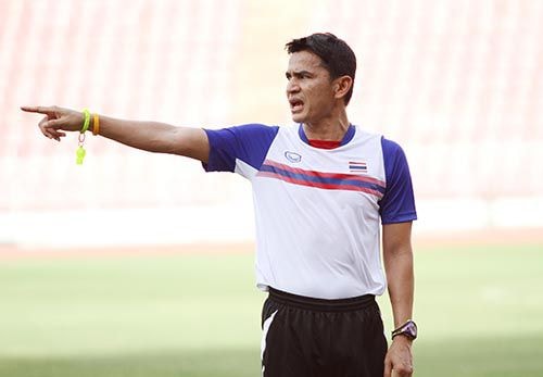 HLV Kiatisuk chỉ sang Singapore nếu U23 Thái Lan vào chung kết