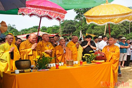 Lễ Phật Đản và đúc Đại Hồng Chung tại Thiền viện Trúc Lâm Yên Thành