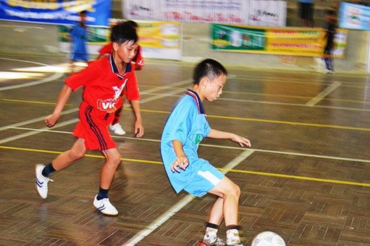 "Phủ Diễn" áp đảo phố biển Cửa Lò