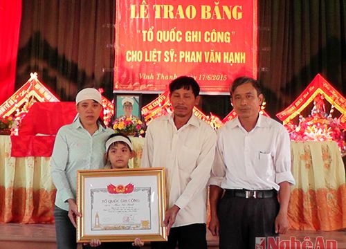 Trao bằng "Tổ quốc ghi công" cho liệt sỹ hy sinh vì sự nghiệp bảo vệ chủ quyền biển đảo
