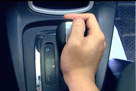 Người muốn lái xe số tự động sẽ không phải học lái xe số sàn