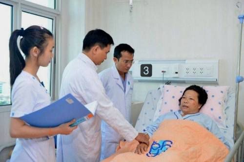 Phẫu thuật tắc nghẽn tĩnh mạch sâu bằng phương pháp mới