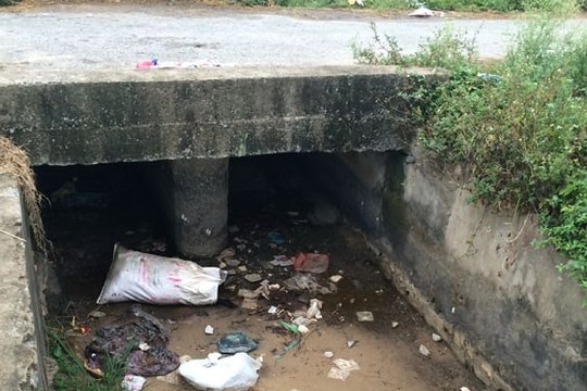 Trẻ sơ sinh tử vong dưới kênh thủy lợi