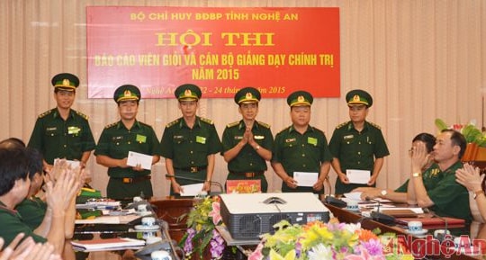 Hội thi báo cáo viên và cán bộ giảng dạy chính trị biên phòng năm 2015