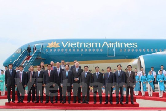 Thủ tướng cắt băng "cất cánh" Airbus A350 của Vietnam Airlines