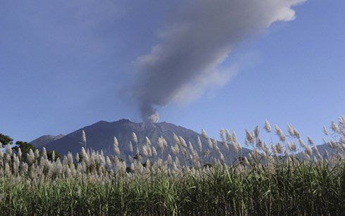 Núi lửa phun trào, Indonesia đóng cửa 5 sân bay