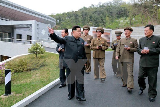 Nhà lãnh đạo Kim Jong-un kiểm tra nhà máy chế biến tảo biển