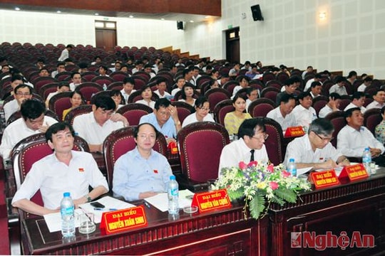 HĐND thành phố Vinh khai mạc kỳ họp thứ 10, khóa XX, nhiệm kỳ 2011 - 2016