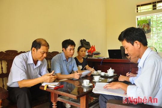 Một số cán bộ, viên chức cấp xã ở Nam Đàn nghỉ việc không có lý do
