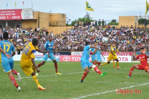 Những tình huống bỏ lỡ cơ hội và bàn thua đáng tiếc của SLNA