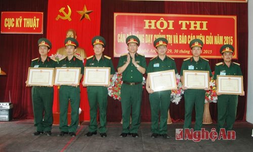 Cục kỹ thuật Quân khu: Hội thi giảng dạy chính trị, báo cáo viên giỏi năm 2015