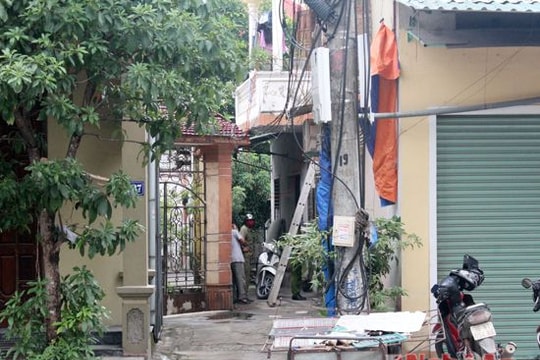 Phát hiện 2 thi thể trong ngôi nhà 2 tầng ở phường Vinh Tân (TP Vinh)