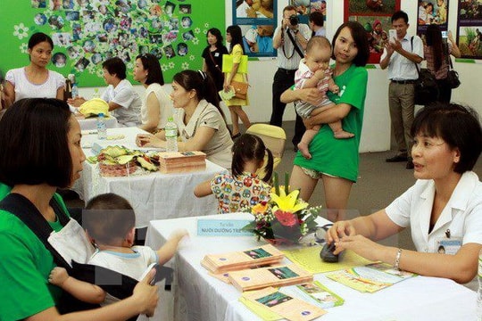 Triển khai sổ theo dõi sức khỏe bà mẹ và trẻ em trên toàn quốc