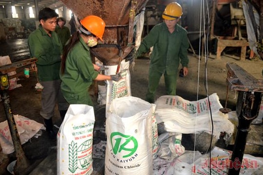 Tái cơ cấu nền kinh tế,  chuyển đổi mô hình tăng trưởng