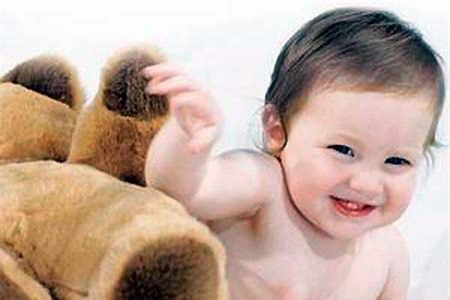 Cách mẹ chăm con khi trẻ bị sún răng sữa