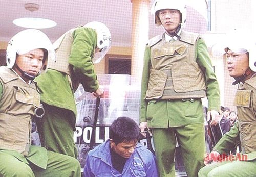 "Lá chắn thép" của Thành phố Đỏ