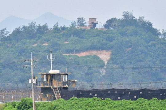 Triều Tiên đưa ra tiền tuyến hơn 20 tàu đổ bộ chạy đệm khí