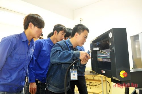 Trường CĐ nghề KTCN Việt Nam - Hàn Quốc: Xây dựng môi trường làm việc công nghiệp