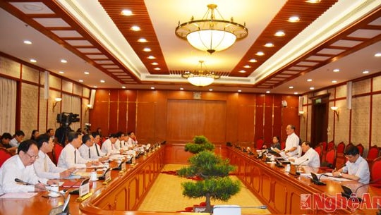 Bộ Chính trị làm việc với Ban Thường vụ Tỉnh ủy Nghệ An về Đại hội Đảng bộ tỉnh lần thứ XVIII