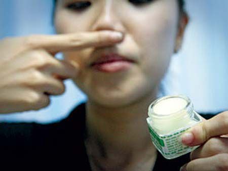 Mối nguy hại tiềm ẩn khôn lường từ dầu gió